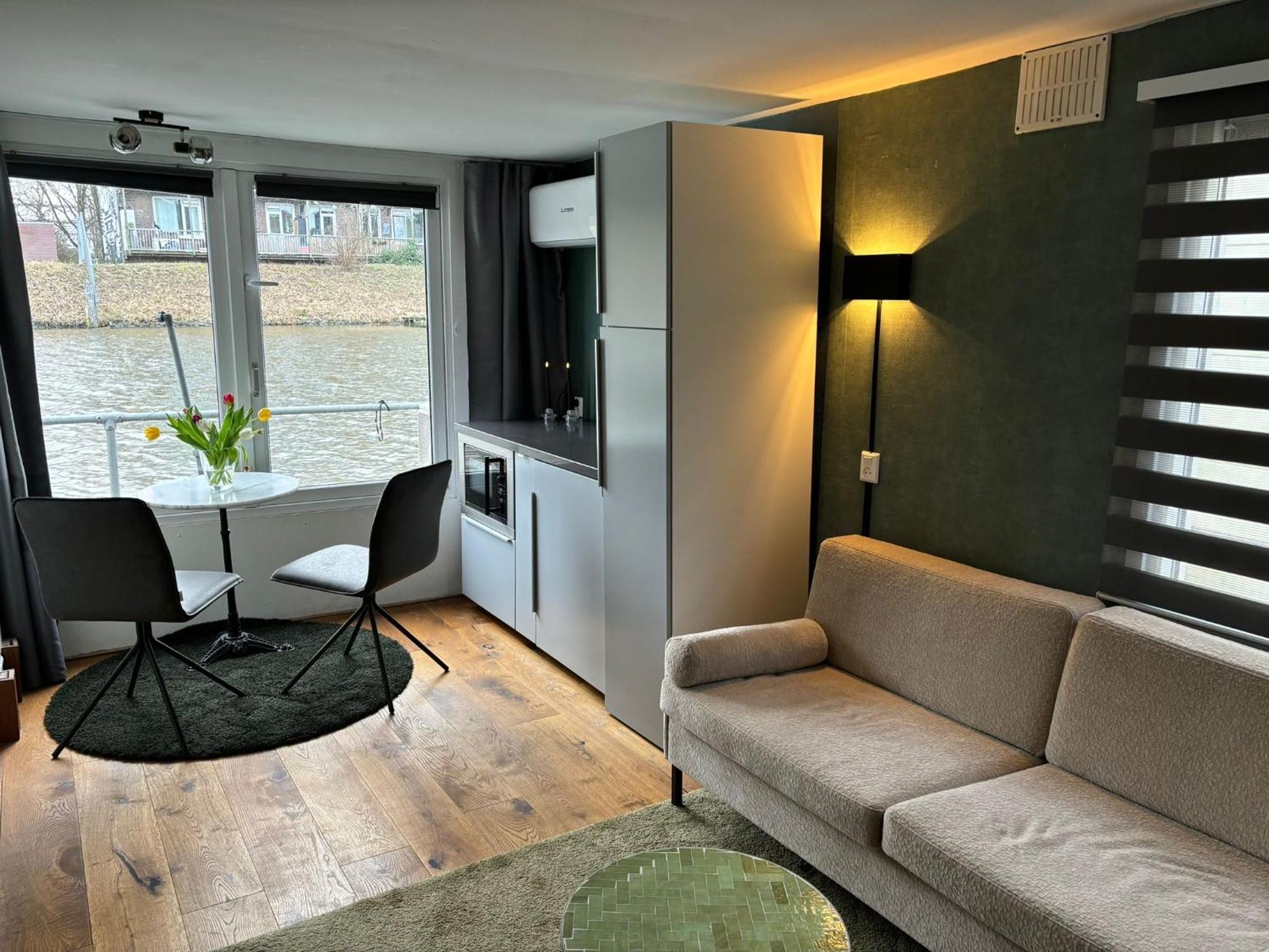 Luxury Studio On Robs Houseboat Special For Couples Amsterdam Dış mekan fotoğraf